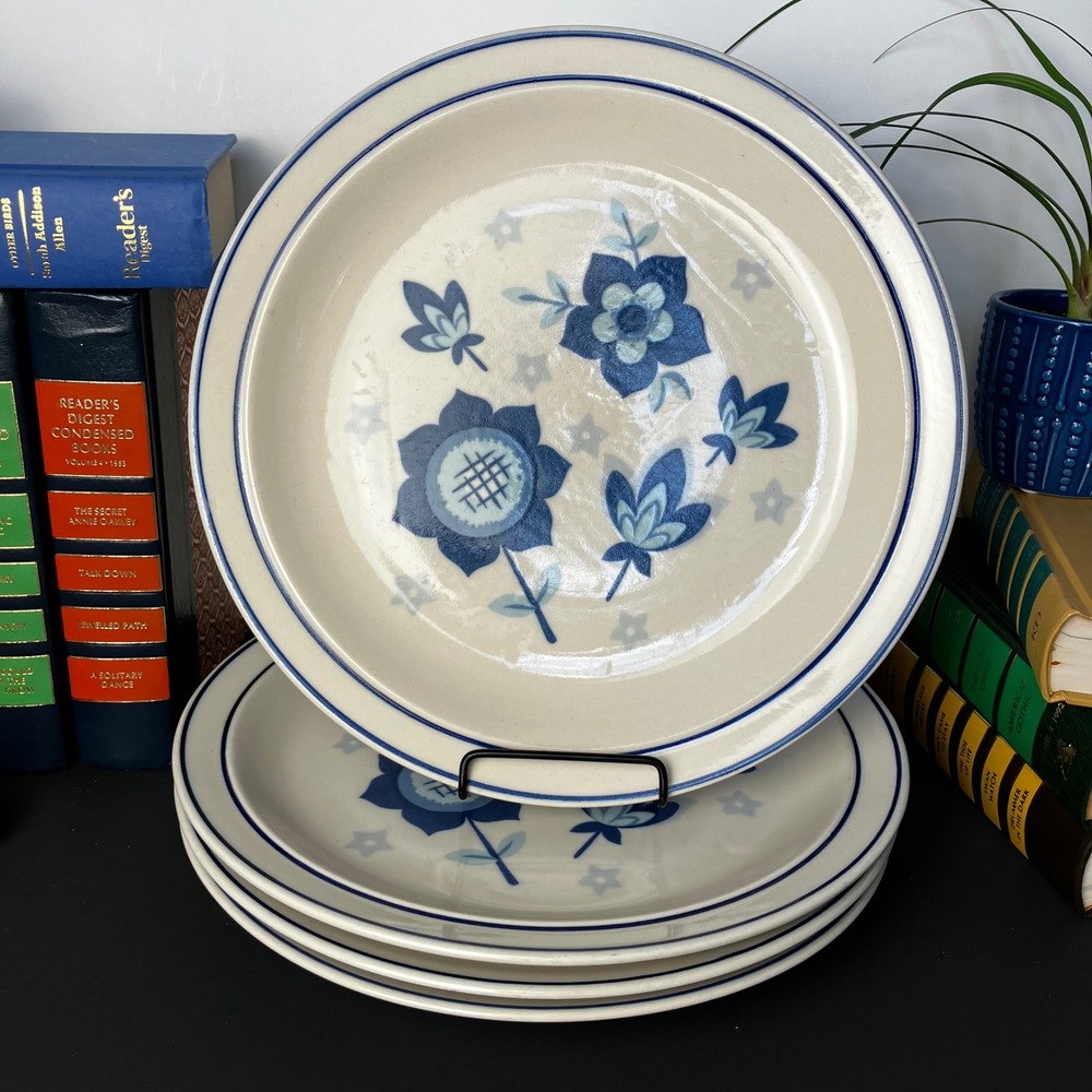 Daekor Designs Tudor Blue Stoneware Dinner Plates Set of 4 Vintage Floral Korea
